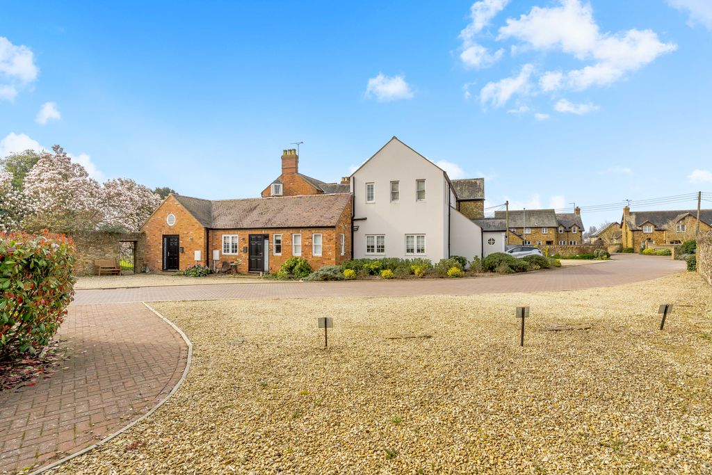 Meadow Drive Middleton Cheney